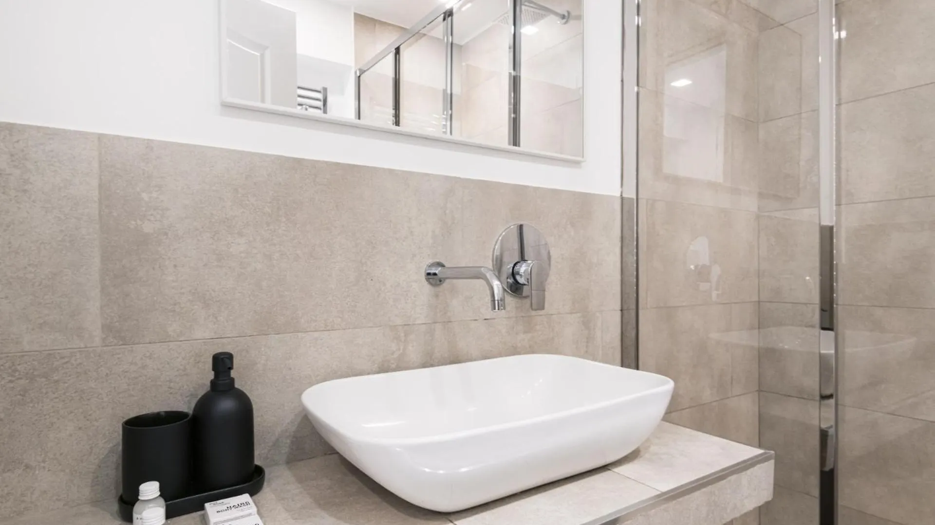 Easylife - Bilocale In Zona Centrale/Lima Milan 0*,  Italy